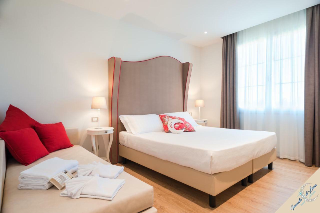 Incanto Di Luna Hotel Сірміоне Екстер'єр фото