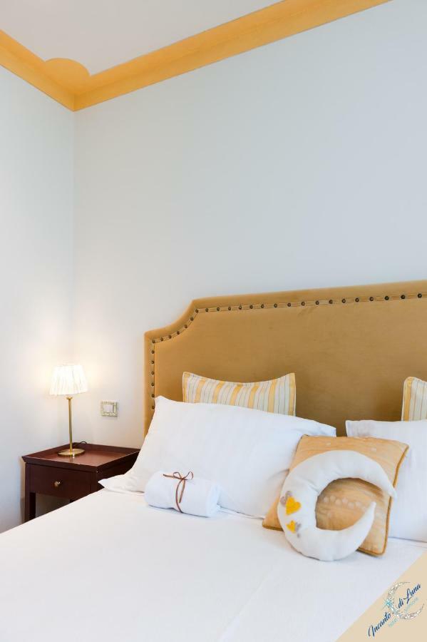 Incanto Di Luna Hotel Сірміоне Екстер'єр фото